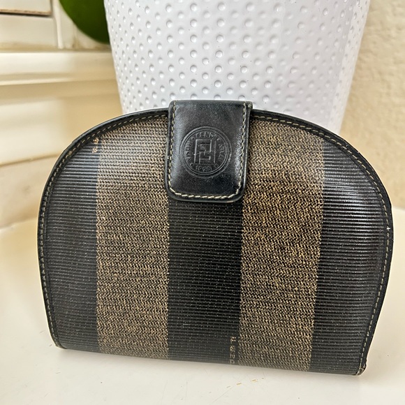 Fendi wallet - Picture 2 of 12